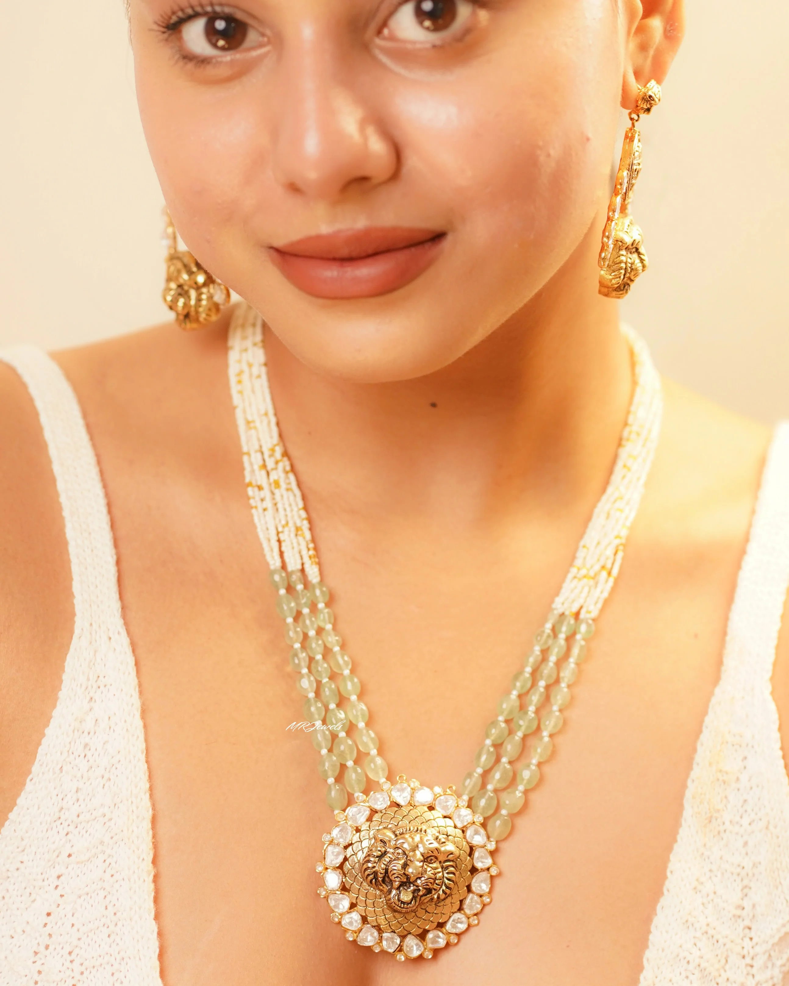 Sovereign Roar – Statement Beaded Necklace Set - Image 3