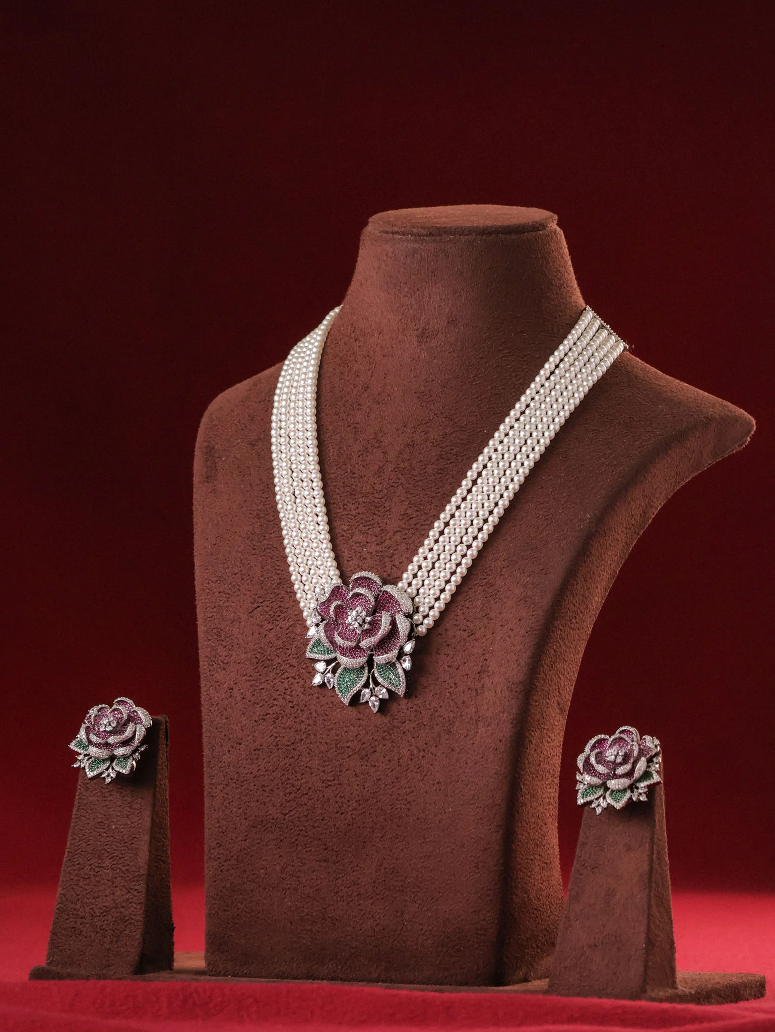 Sovereign Rosette Pearl Necklace Set
