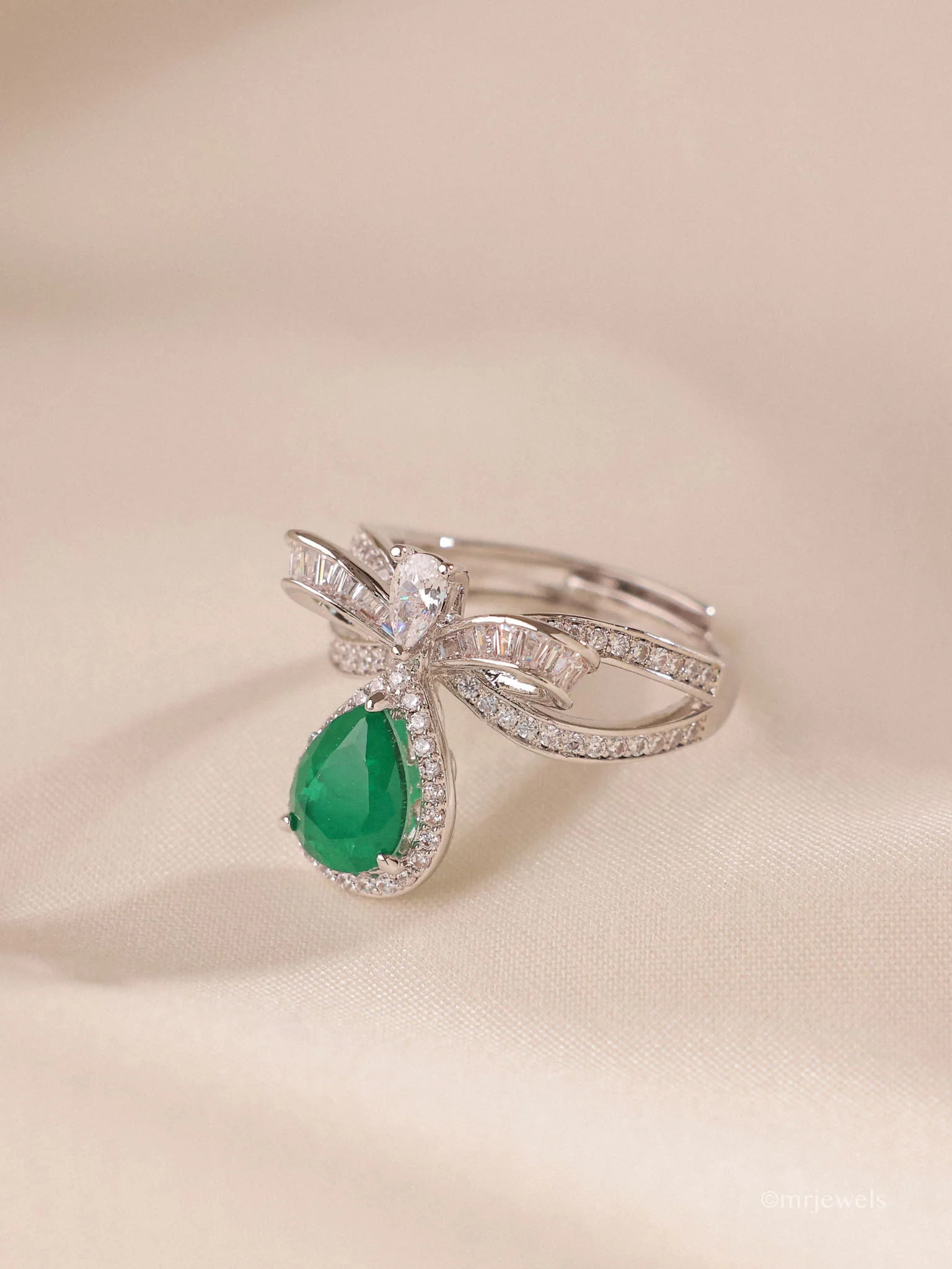 Taarini Diamond Ring - Image 3