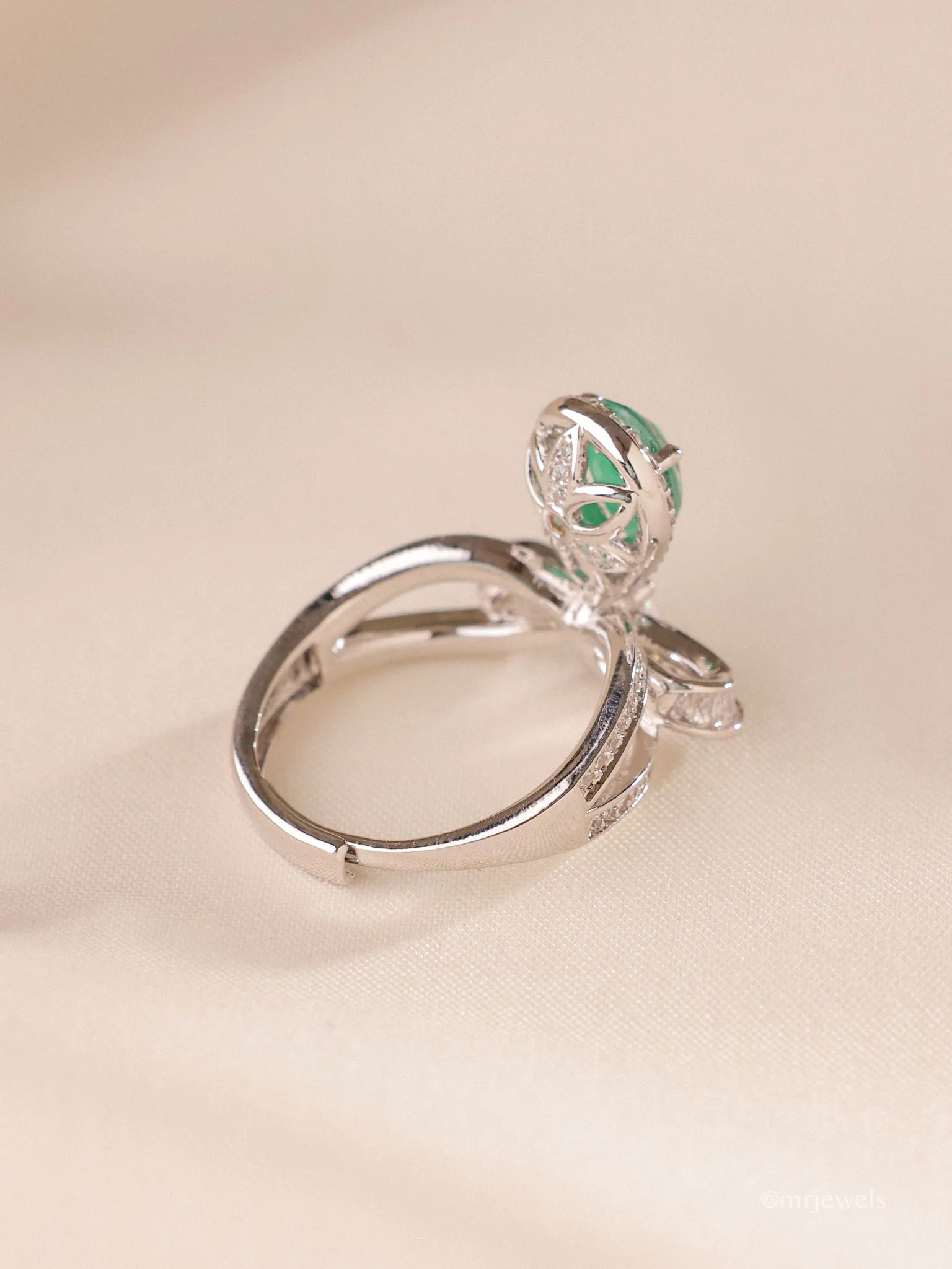Taarini Diamond Ring - Image 4