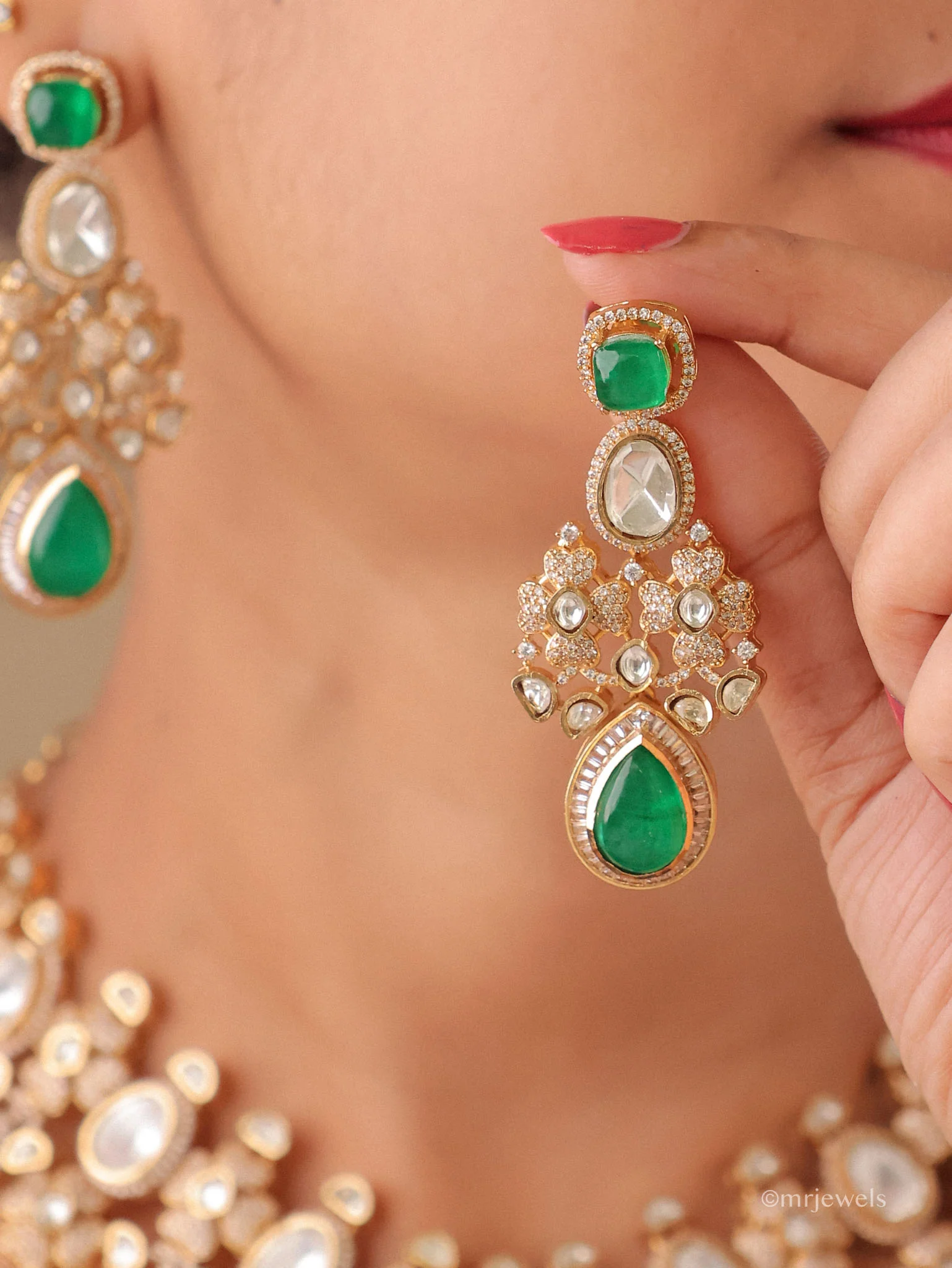 Taarini Emerald Polki Necklace - Image 4