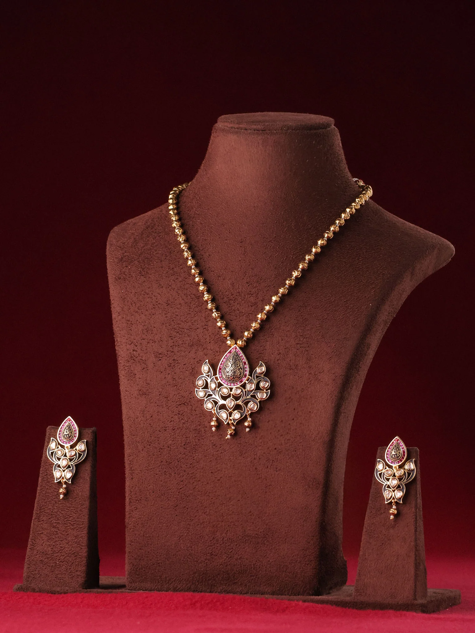 Taarini Ruby Polki Pendant Set