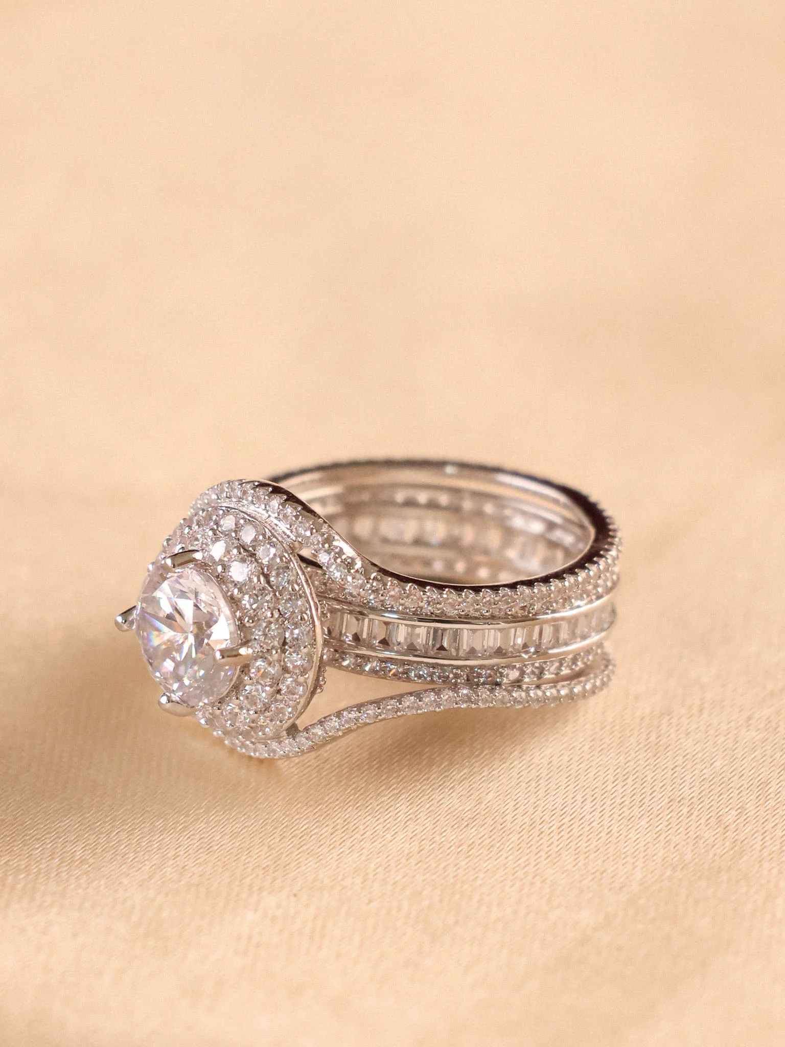 The Dual Aura Convertible Solitaire Ring Set