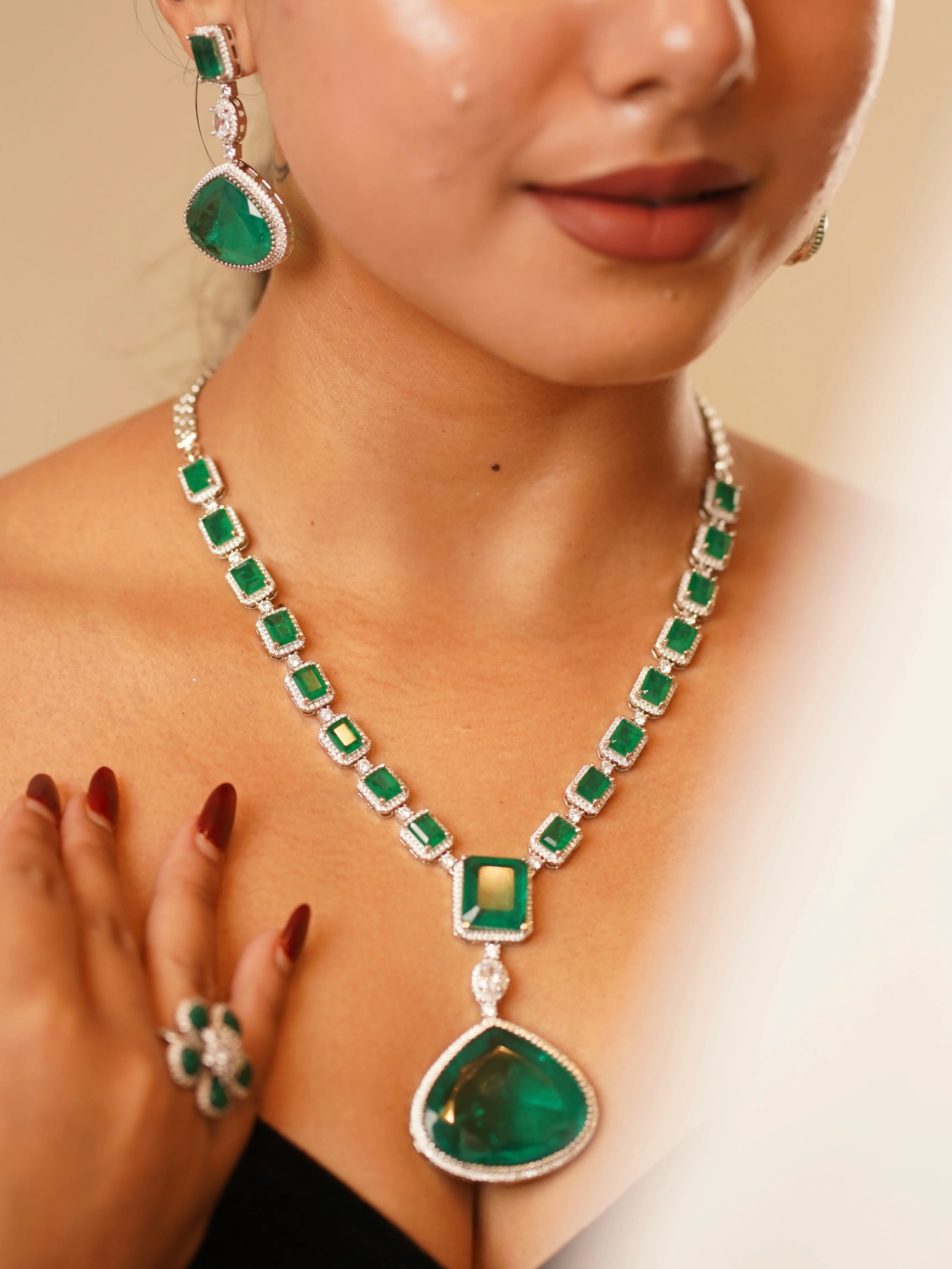 The Emerald Empire Grandeur Set - Image 2