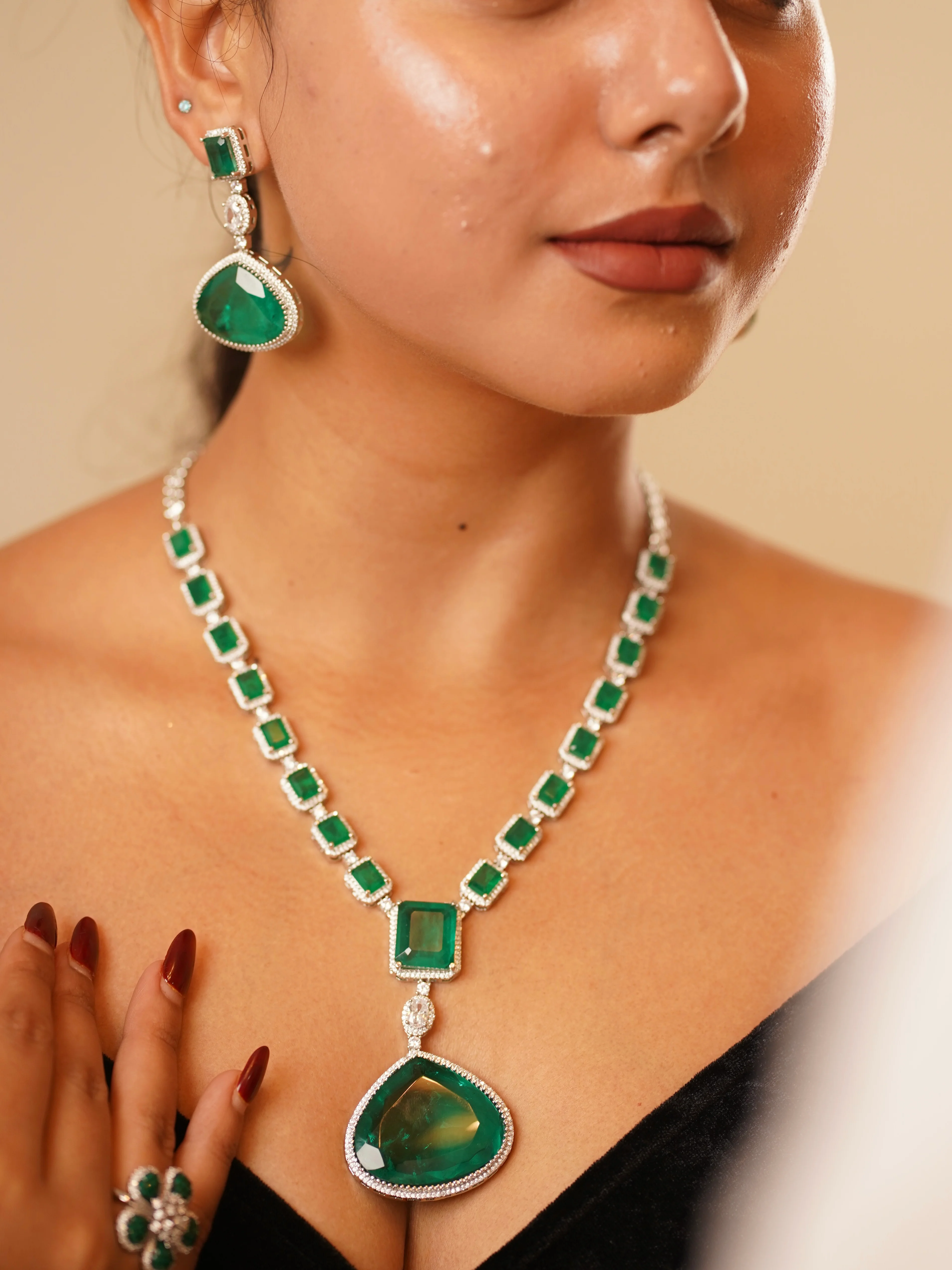 The Emerald Empire Grandeur Set - Image 3