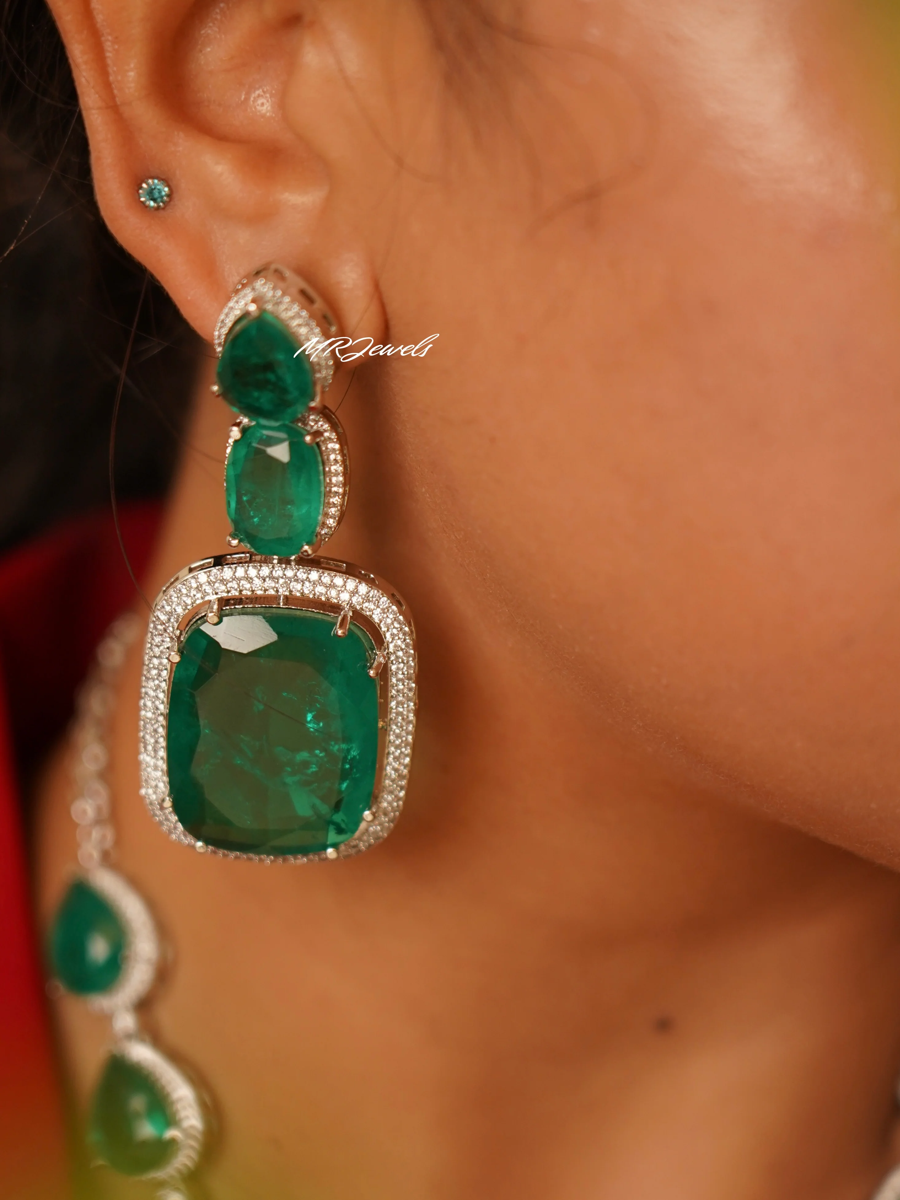 The Heirloom Royal Emerald Drop Set - Image 3