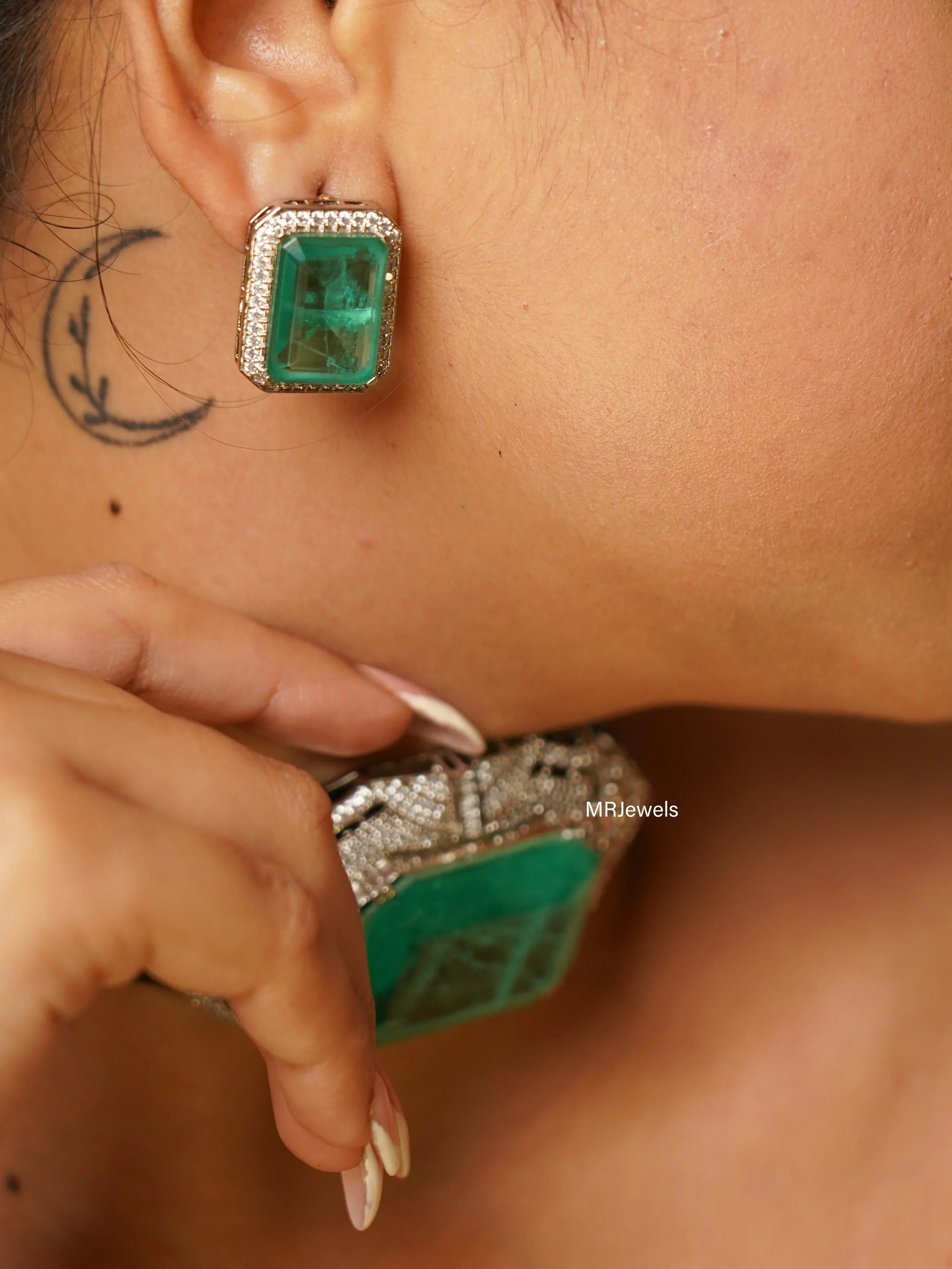 The Imperial Gem Choker Set - Image 3