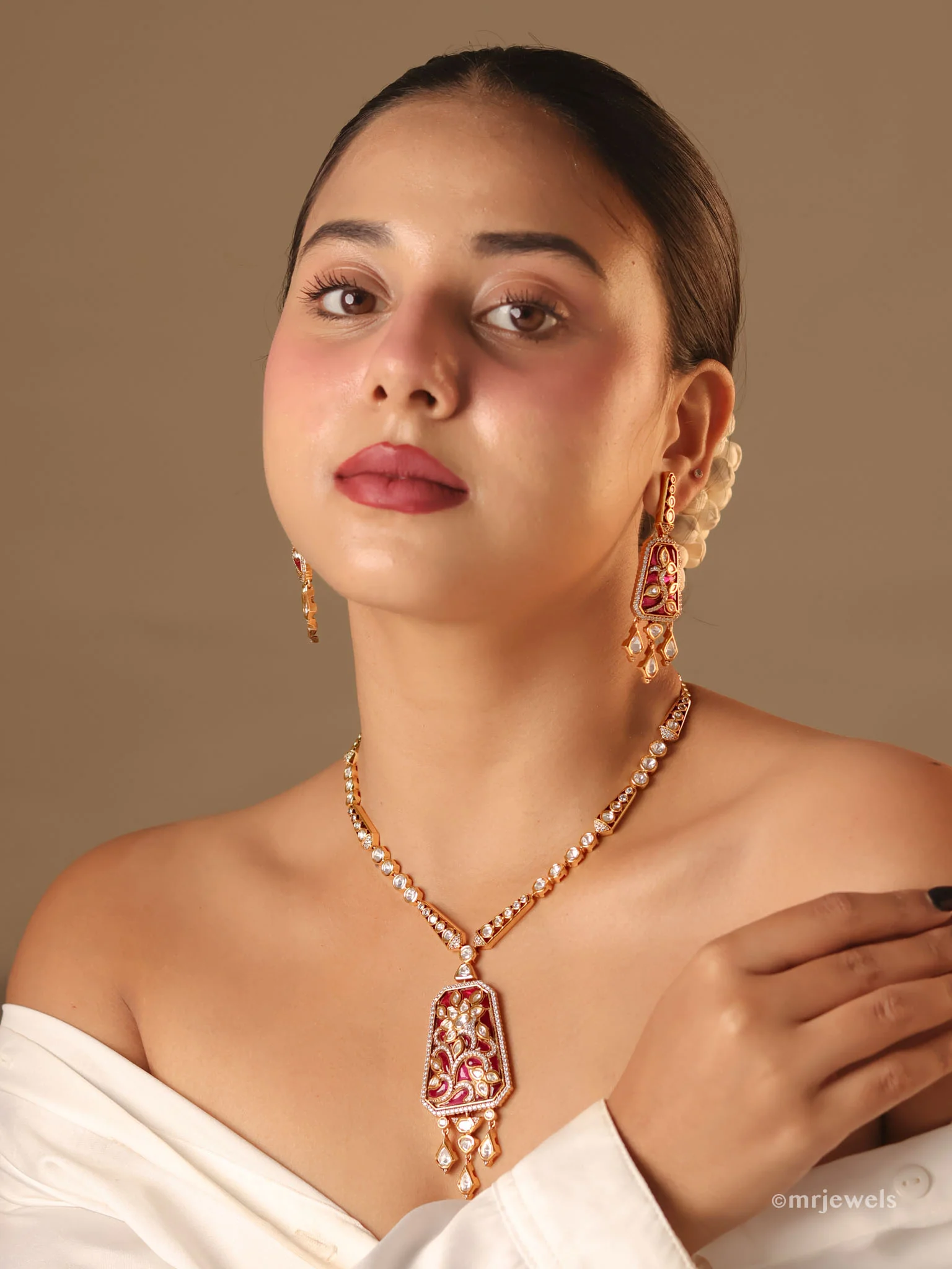 The Royal Enamel Necklace - Image 4