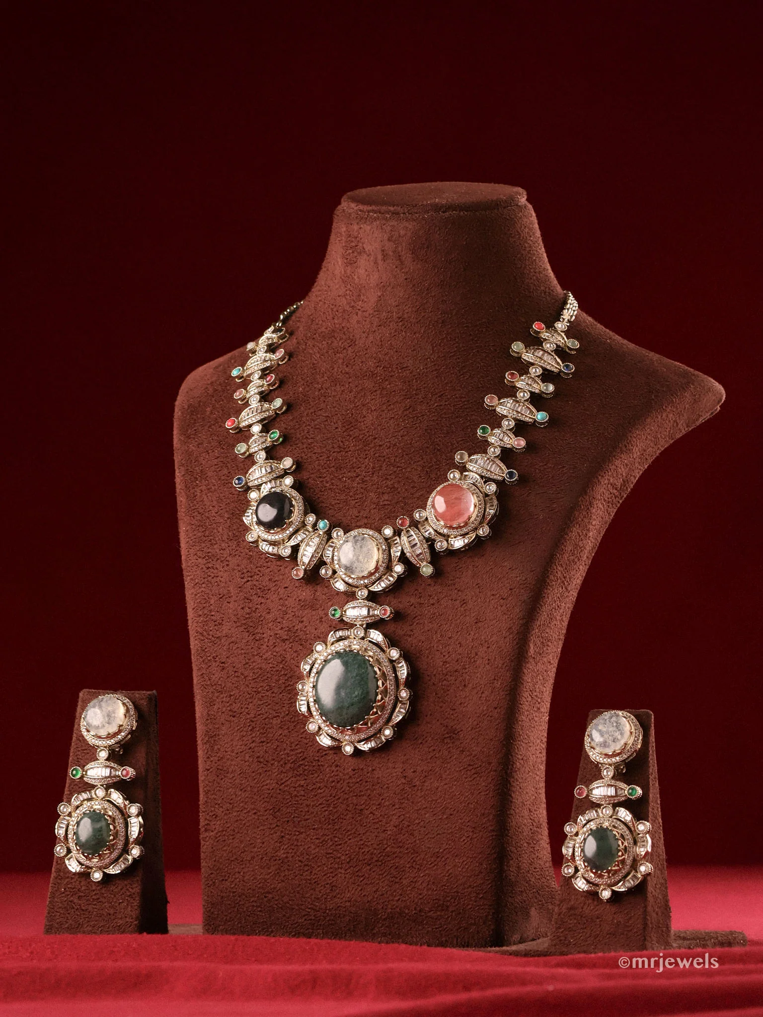 The Royal Navratna Legacy Set - Image 4