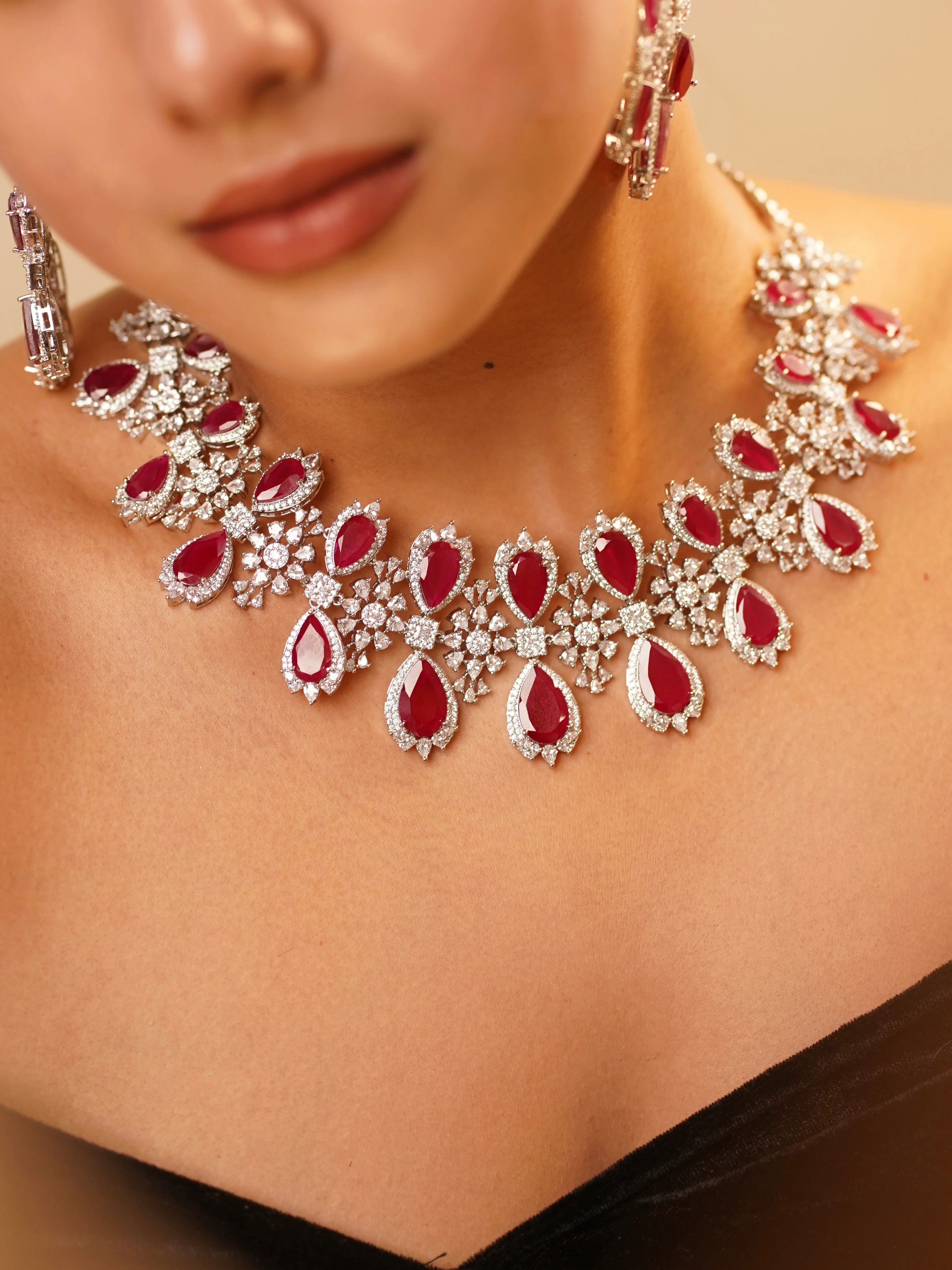 Urvi Necklace Set