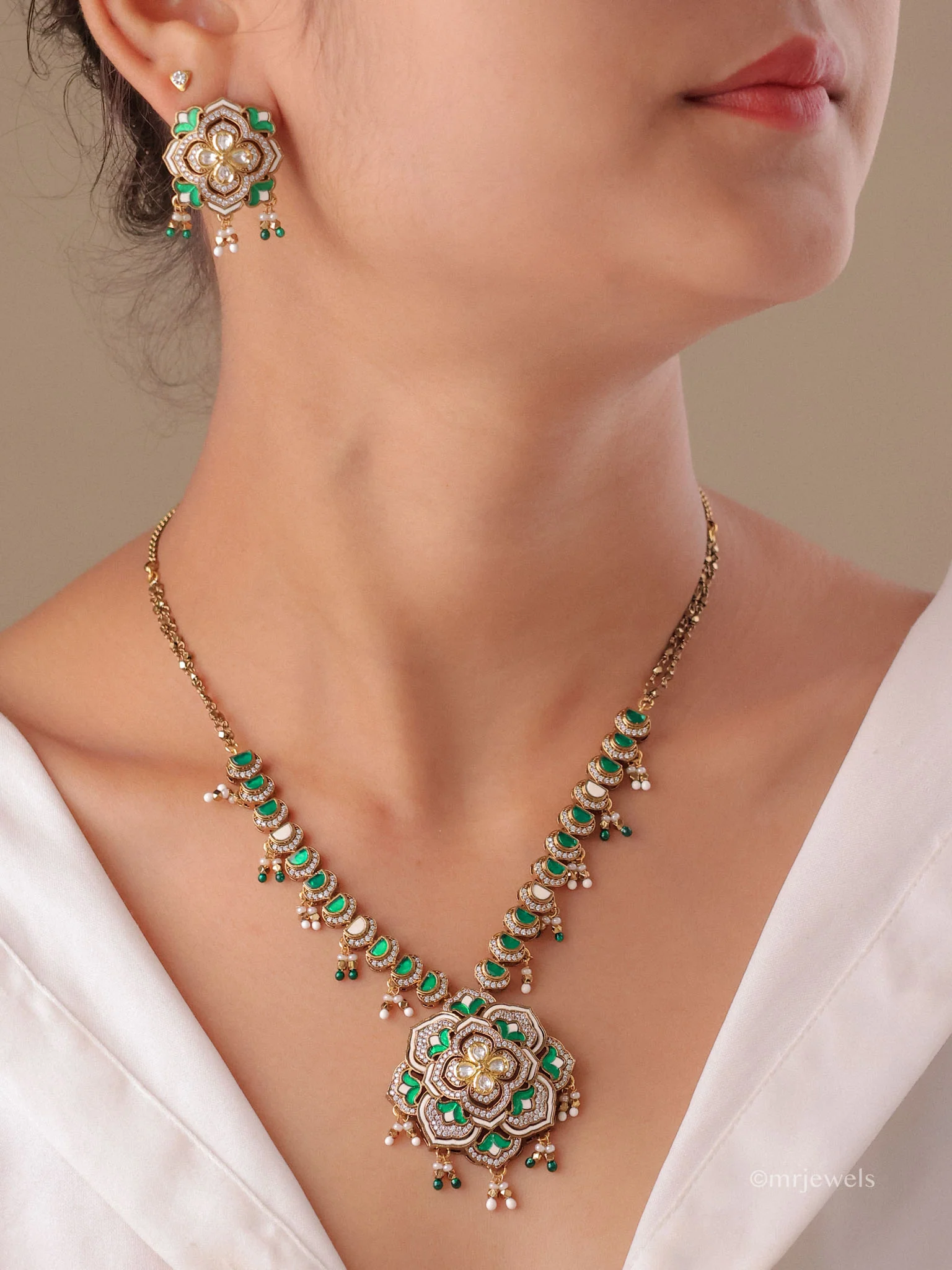 Vilandi Gul Polki Pendant Set - Image 9