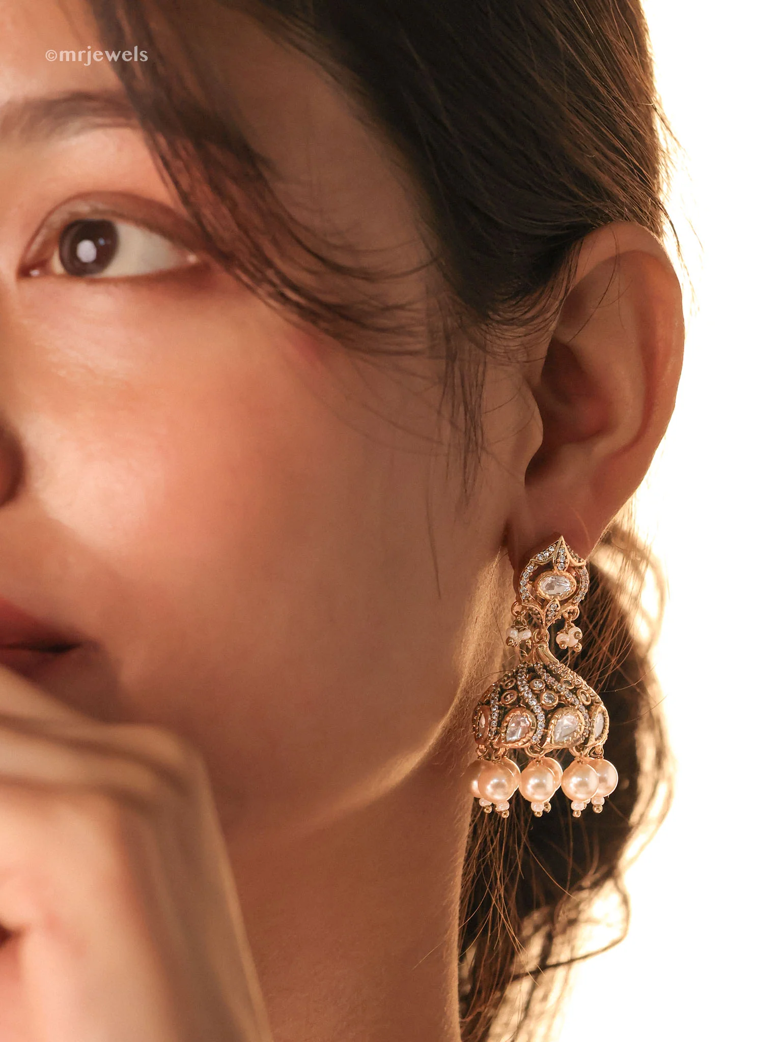 Vintage-inspired kundan jhumka - Image 3