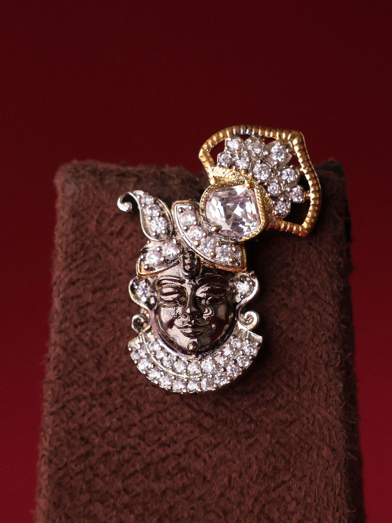 Vrindaa Krishna Heirloom Pendant Set - Image 3