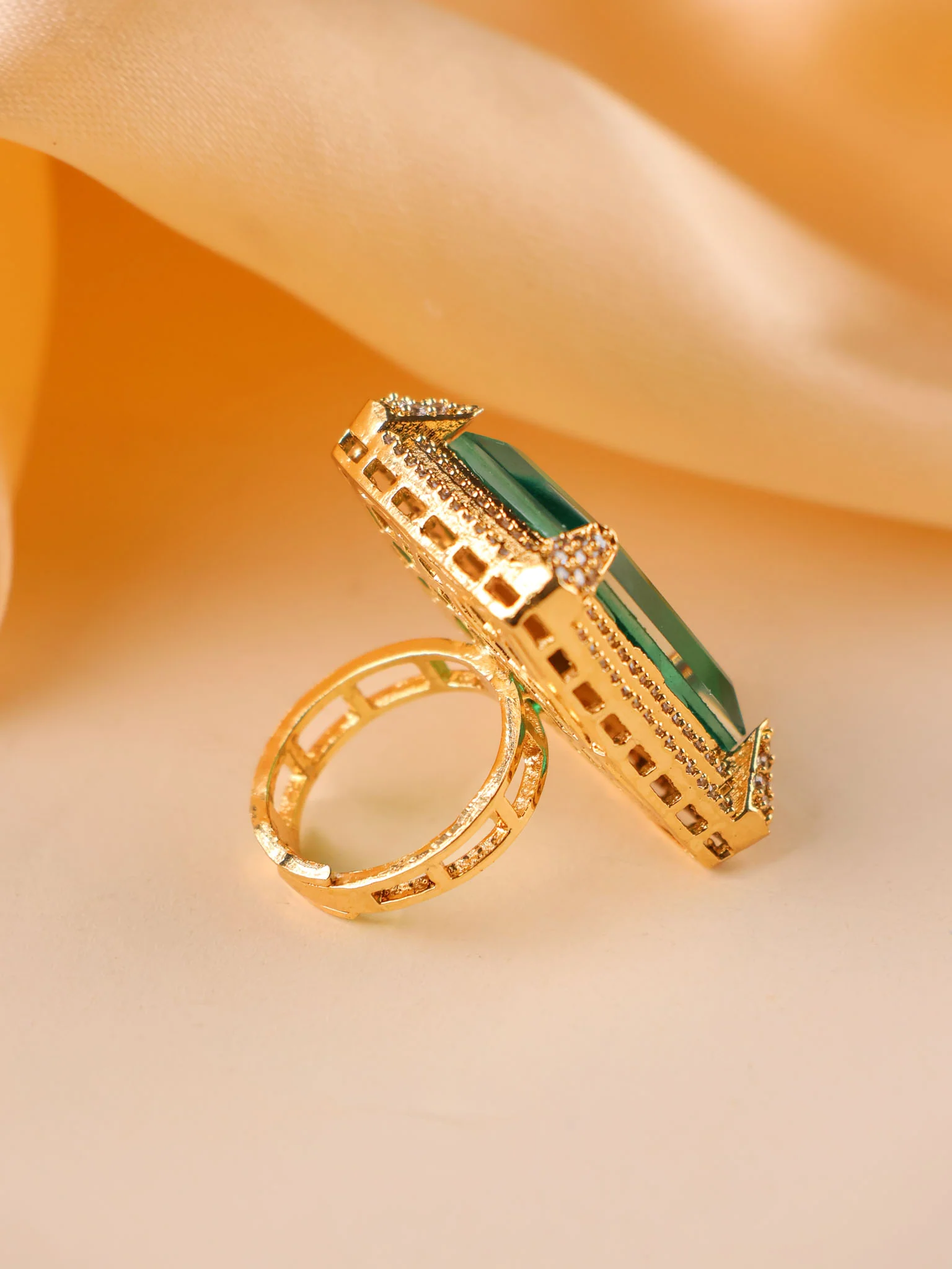 Zamrud Royale Emerald Ring - Image 3