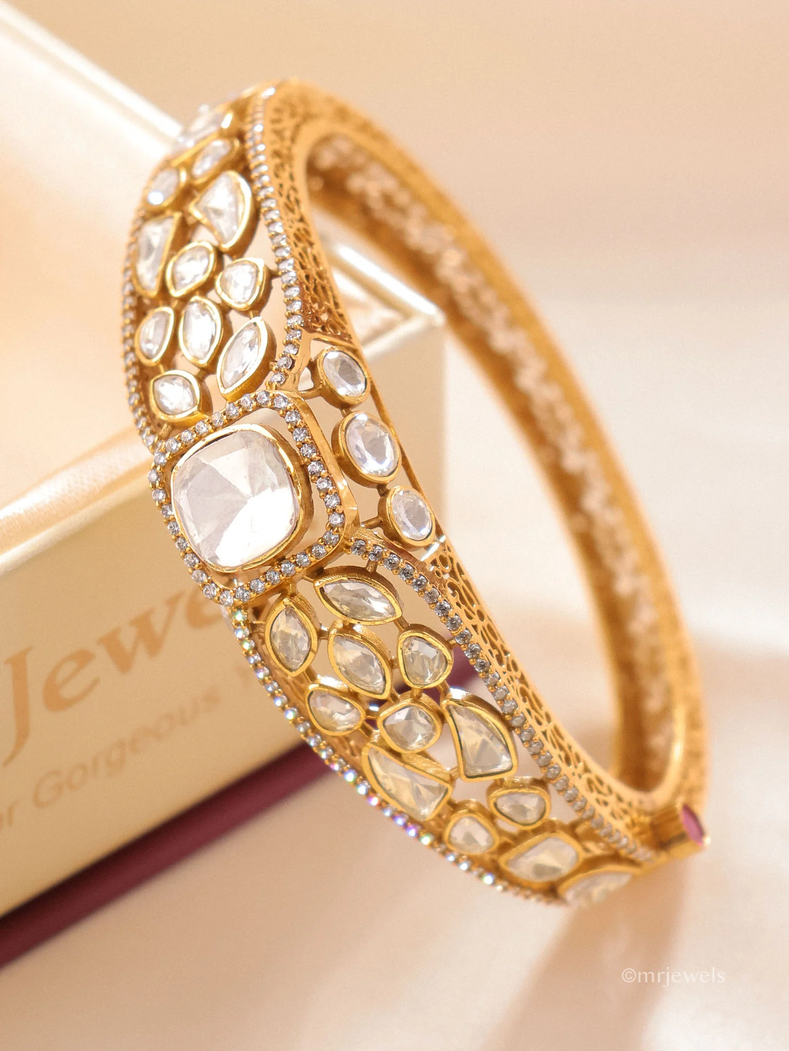 Zareen Polki Moissanite Kada
