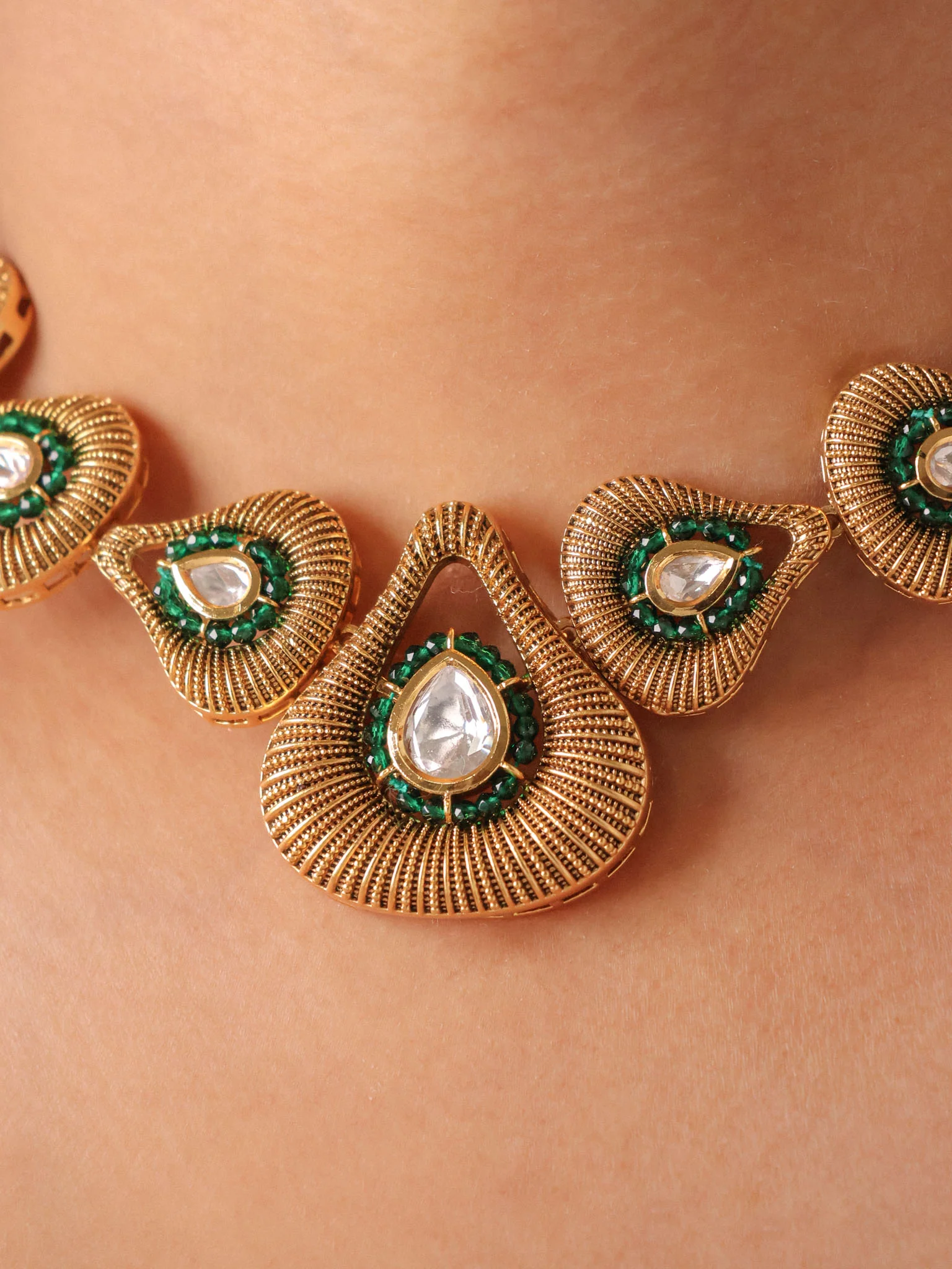 Zariya Emerald Victorian Necklace Set - Image 2