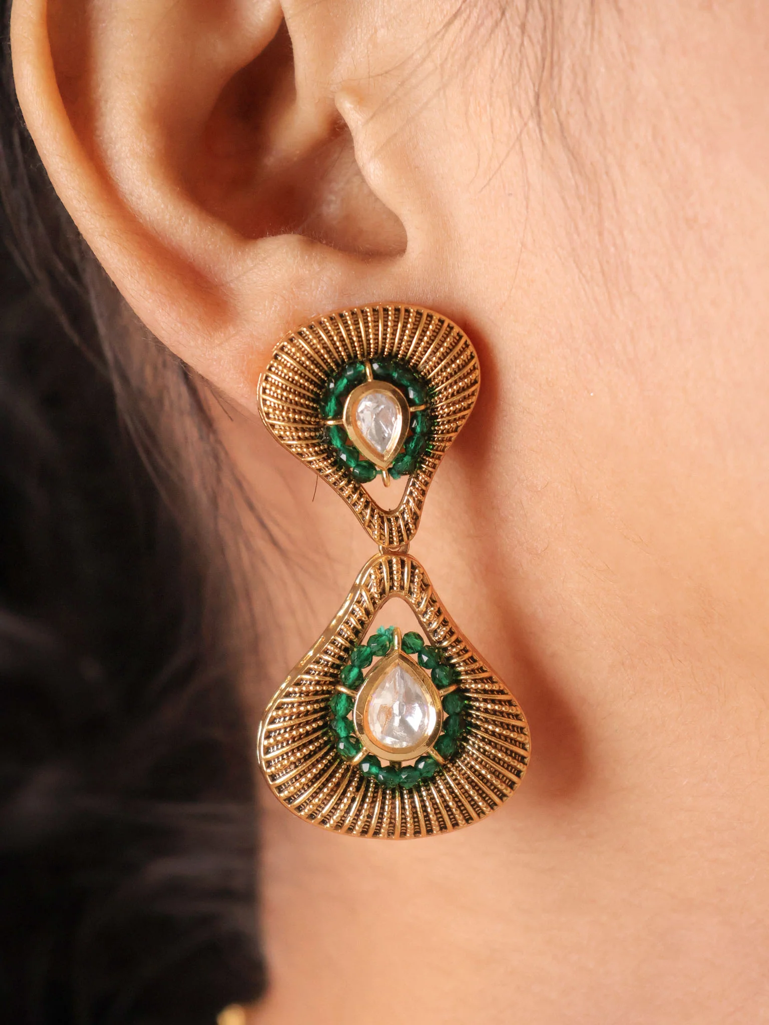 Zariya Emerald Victorian Necklace Set - Image 3
