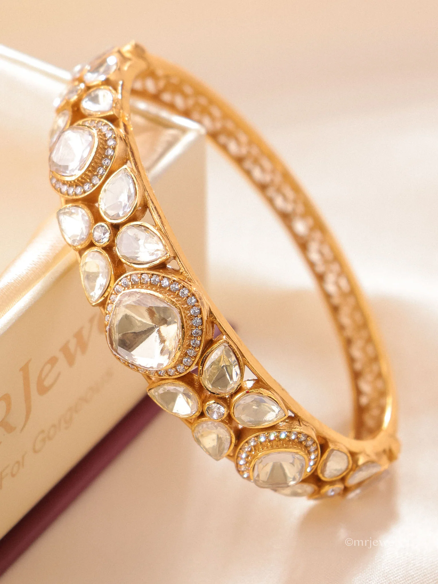 Zariya Moissanite Kada
