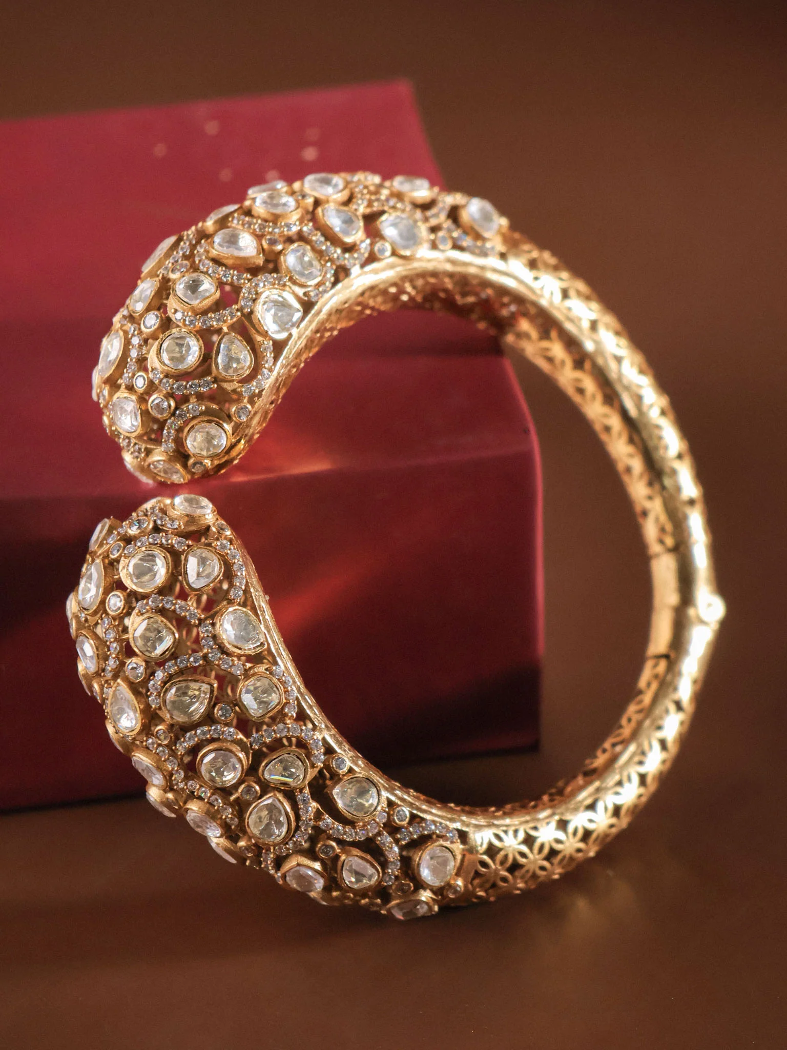 Zarvika Moissanite Kundan Openable Kada