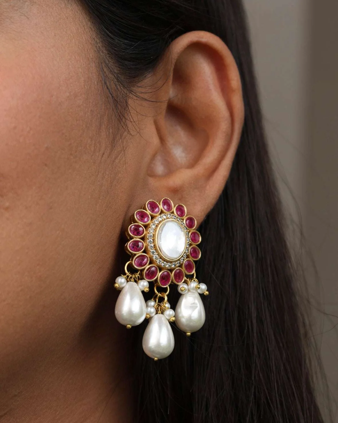 Zayra – Traditional Pearl Kundan Jewelry Set - Image 3