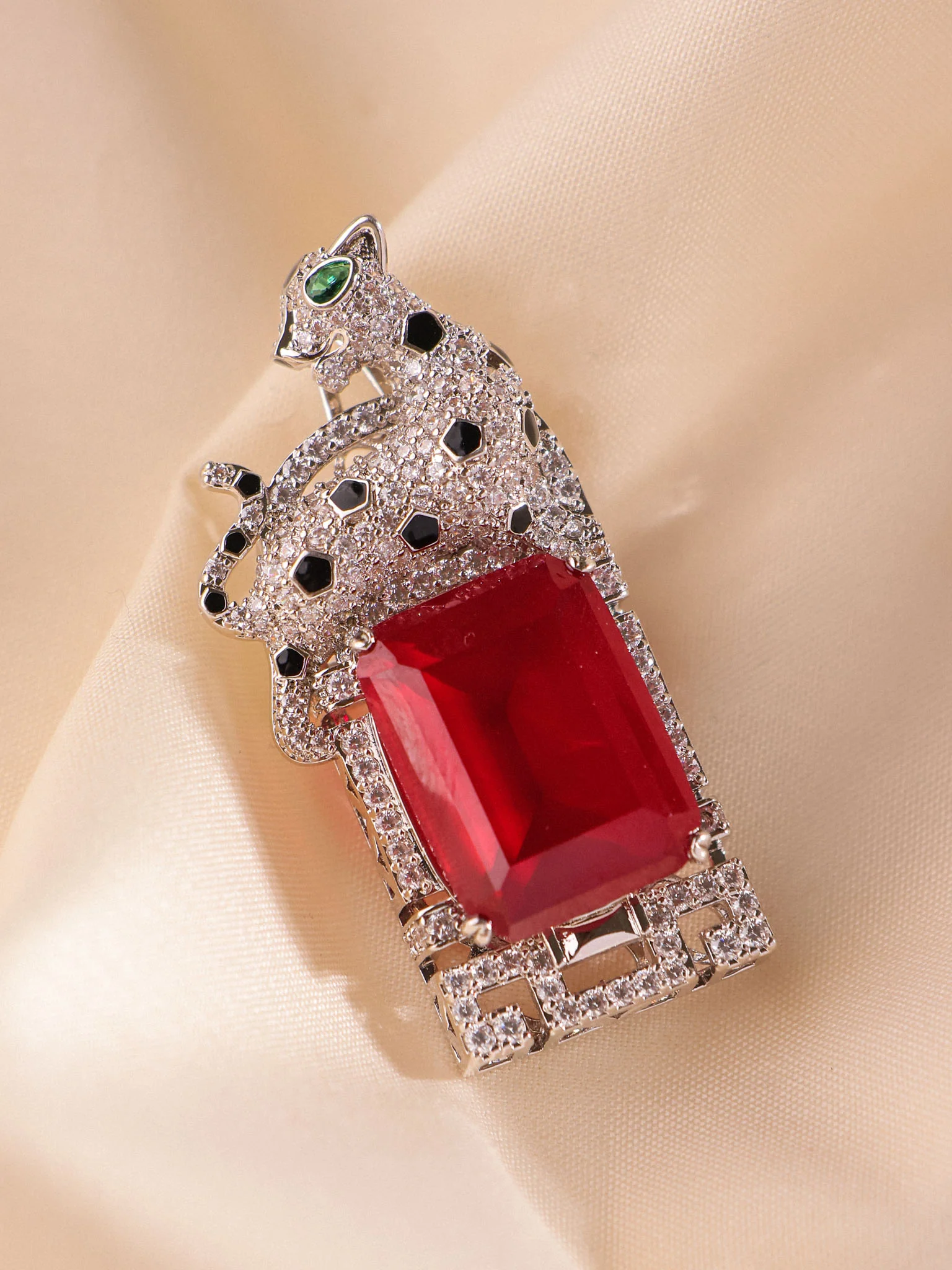Zyron Panther Statement Brooch - Image 7